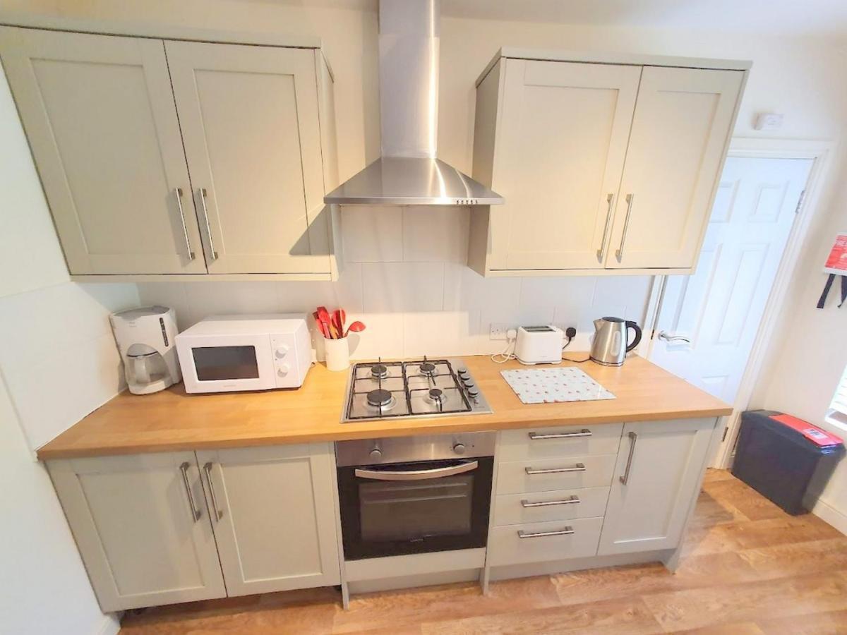 Bassett Flat With 2 Bedrooms And Superfast Wi-Fi Sittingbourne Exterior foto